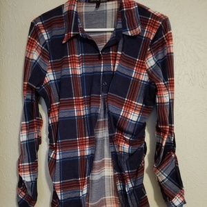 Cute Maternity plaid shirt